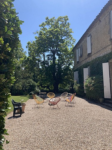 HLOAQU047V50BYUC_MOTHES DE BLANCHE_Terrasse 3