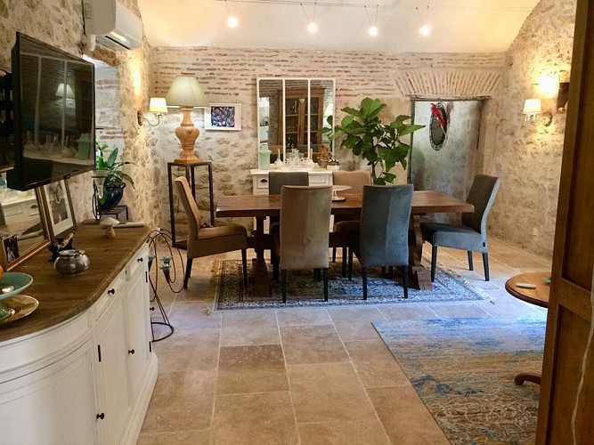 8.Pigeonnier de charme et salle a Manger