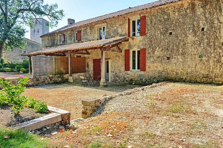 Chateau-de-Poudenas-Gite-Olive-01