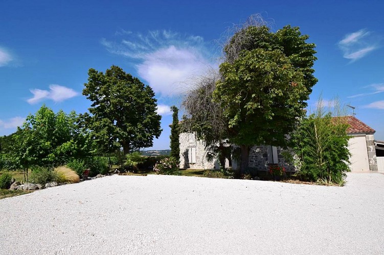 HLOAQU047V50D2VG_MONTAGNACSURAUVIGNON_LGC249_grande02