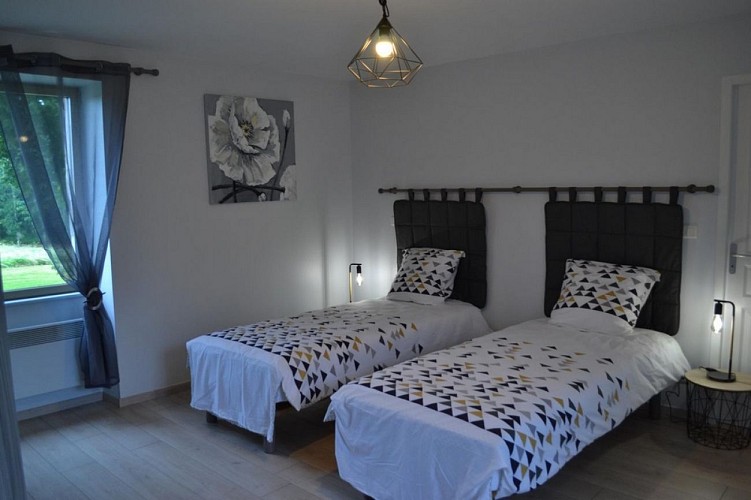 HLOAQU047V50D7T9_St Georges_Fonlèpe_Bonhoure_chambre2