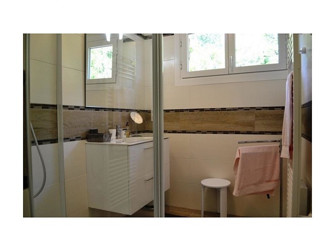 Gite-bidaouet-barbulescu-salle-douche