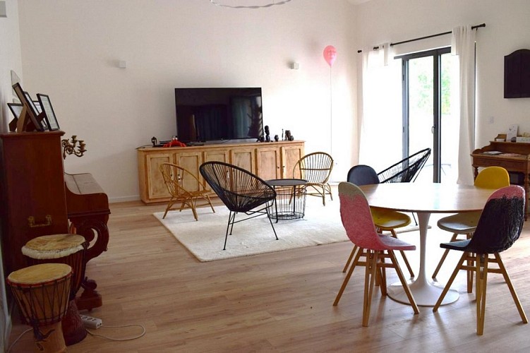 Gîte-Ferme-Belle_Combe-salon-destination-agen-tourisme