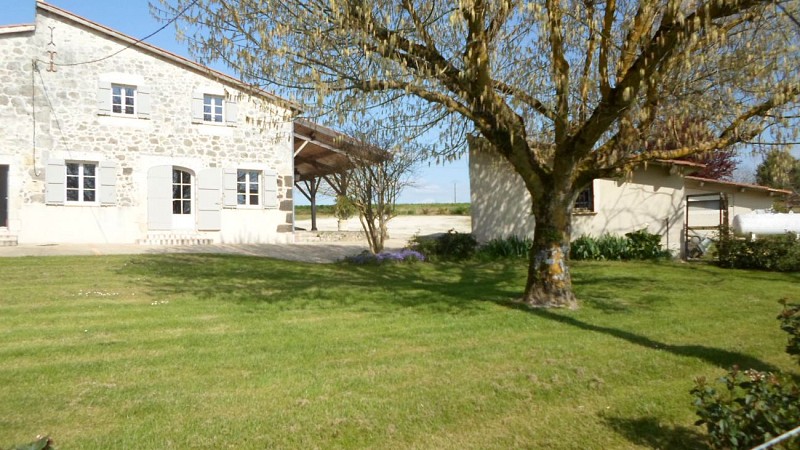 HLOAQU047V50EP3A_4850_photo