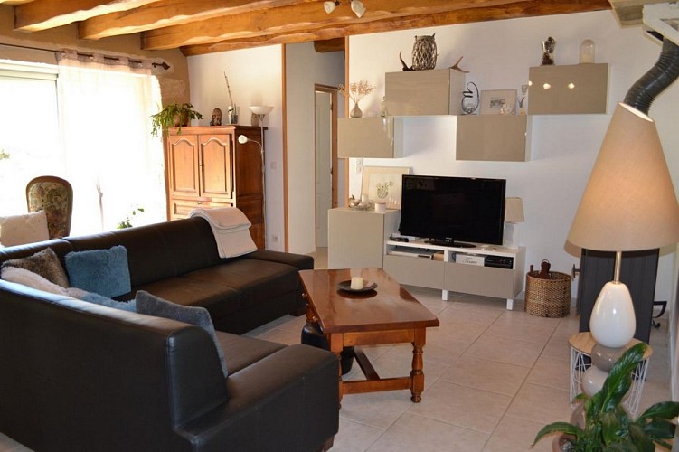 HLOAQU047V50EQDG_Saint-Front_Les Claux Haut_salon