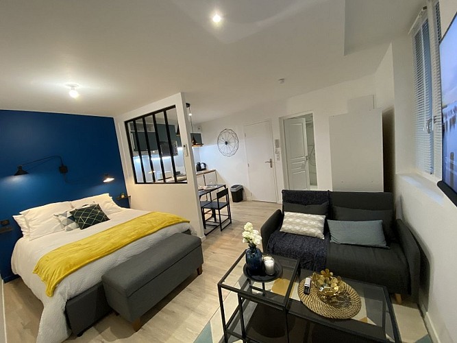 Meynard-Standing-(1)destination-agen-tourisme