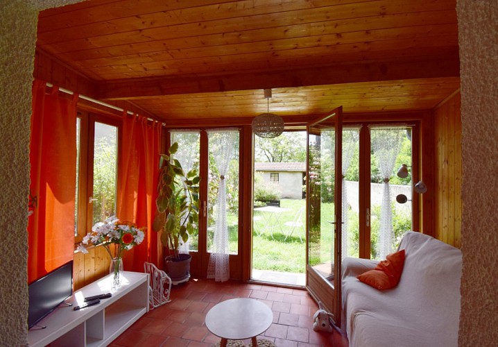 HLOAQU047V50FM01 (2)