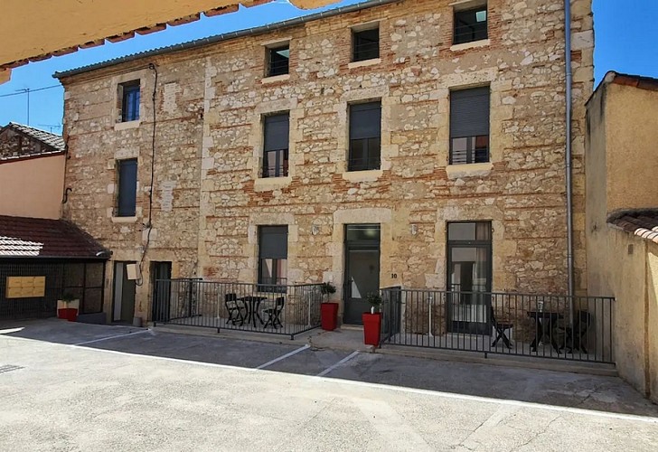 Pierres-cachées-studios-destination-agen-tourisme