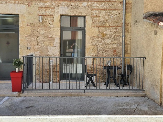 Pierres-cachées-terrasse-cocooning-studios-destination-agen-tourisme