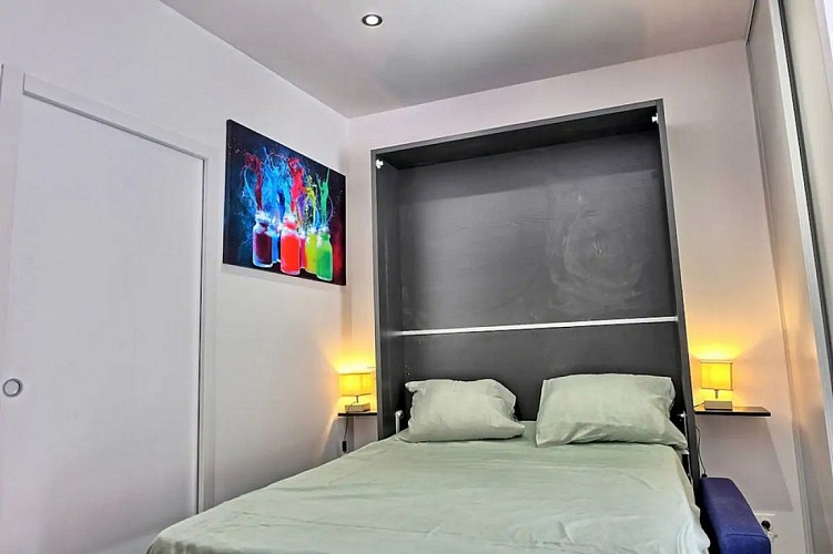 Pierres-cachées-cocooning-lit2-destination-agen-tourisme