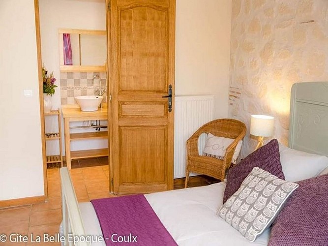 HLO_Gîte La Belle Epoque_Coulx_chambre 1_salle d eau