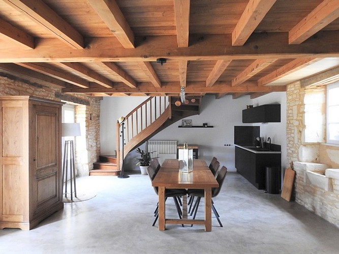 HLOAQU047V50GNL9_Blanquefort_Chambre en pierre_Gîte Villeréal_salon