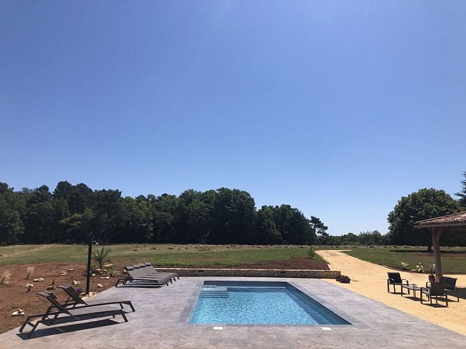 HLOAQU047V50GNWA_Blanquefort_Chambre en pierre_Gîte Monpazier_piscine