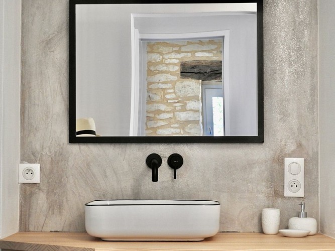 HLOAQU047V50GNWA_Blanquefort_Chambre en pierre_Gîte Monpazier_s d'eau