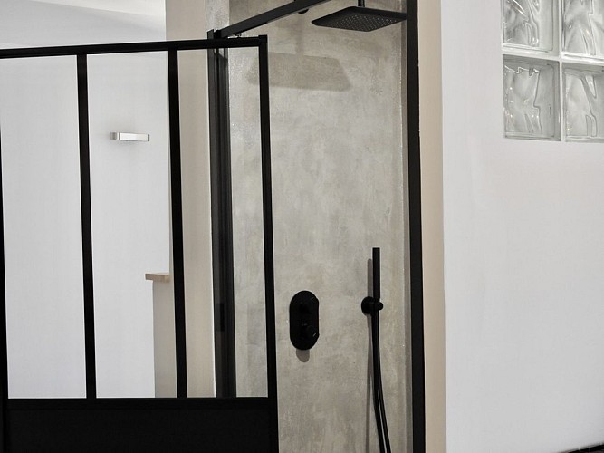 HLOAQU047V50GNWA_Blanquefort_Chambre en pierre_Gîte Monpazier_s d'eau bis