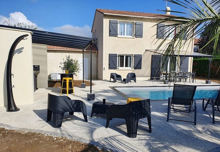 gite_palmiers_terrasse-bon-encontre-destination-agen-tourisme