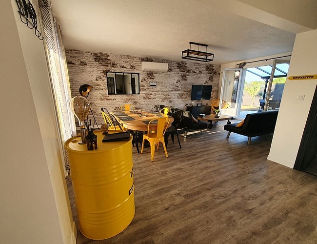 gite-palmiers-salon-bon-encontre-destination-agen-tourisme