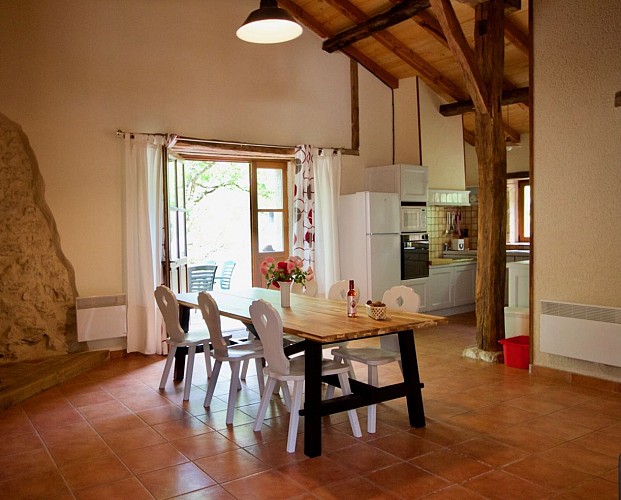 Treille coin repas et cuisine