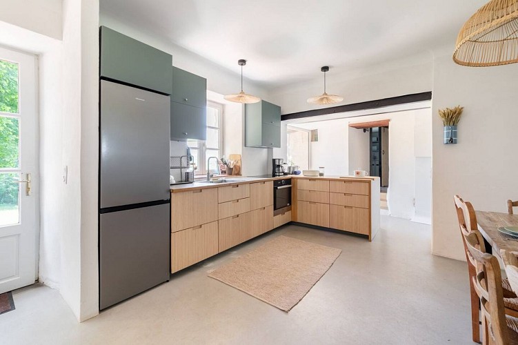 42a9428a-28a2-4ce6-9faa-f99546e9c48a