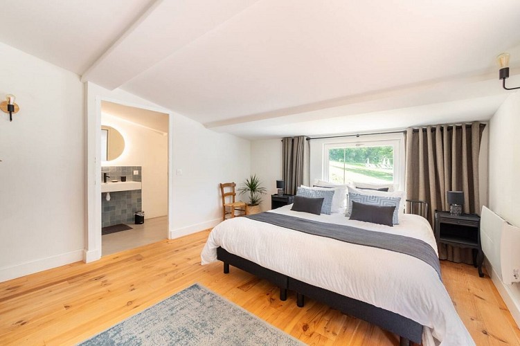 87e9ab2a-2739-457f-a49d-48a9d241bf7c