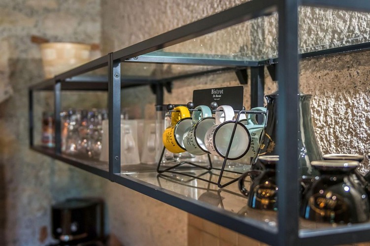 HLOAQU047V50IL56_photo11