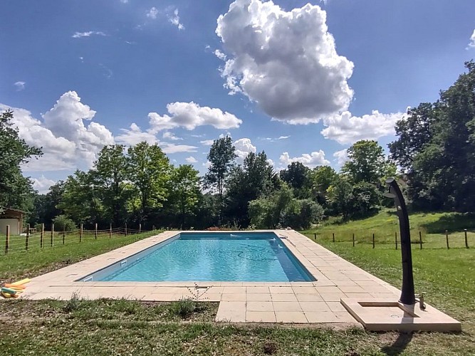 HLOAQU047V50JAKQ_piscine à partager bis.jpg