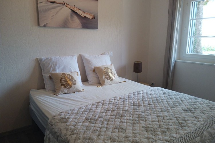 HLOAQU047V50JZJS_MONTASTRUC_10