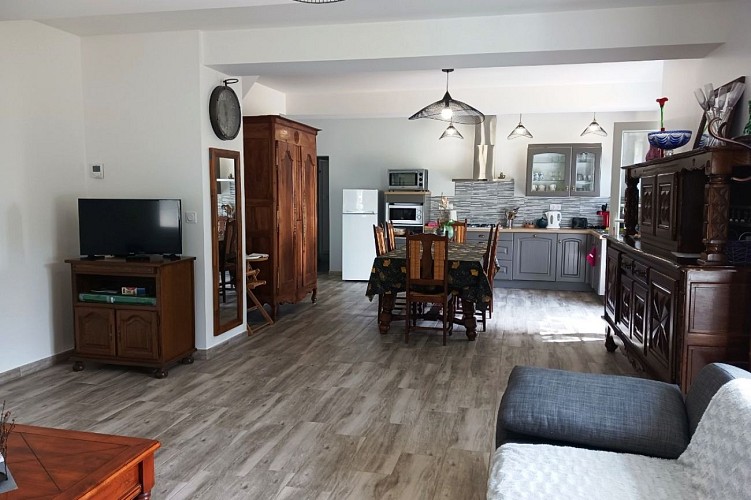 HLOAQU047V50JZJS_MONTASTRUC_07