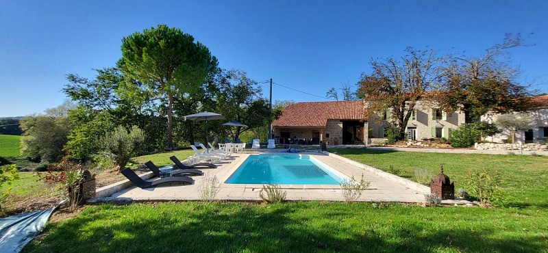 HLOAQU047V50K4NX_StHilaireDeLusignan_LaoumetChezLara_photo