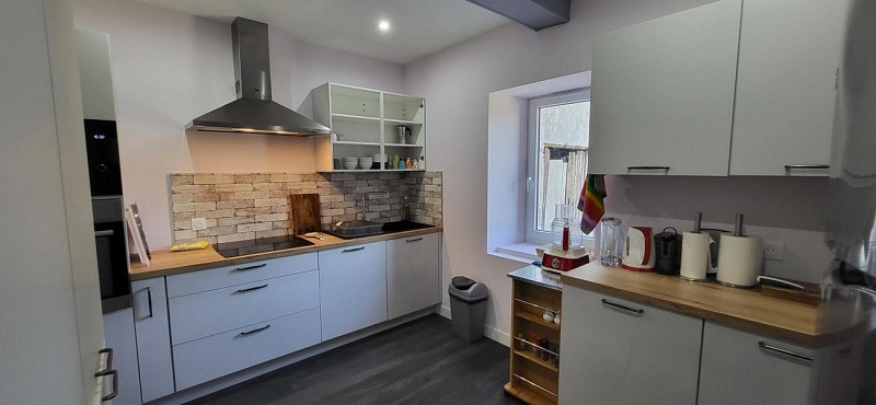 HLOAQU047V50K4NX_StHilaireDeLusignan_LaoumetChezLara_photo10