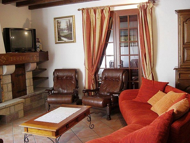 Location Lerissa - 05 - Salon - Caro