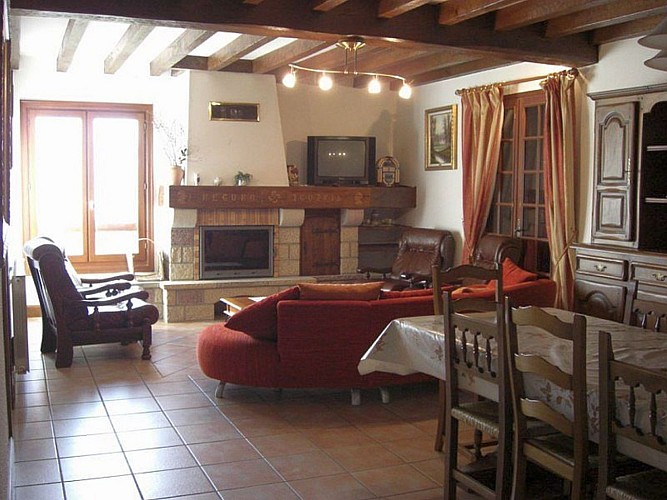 Location Lerissa - 06 - Salon vue ensemble - Caro