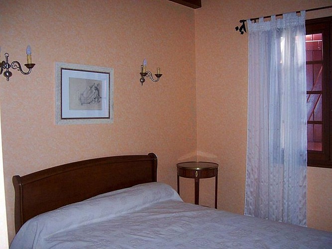 Location Lerissa - 10 - Chambre lit double blanc - Caro