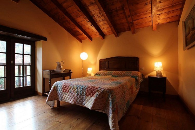 Maison Anchordoquy chambre lit double - Bidarray