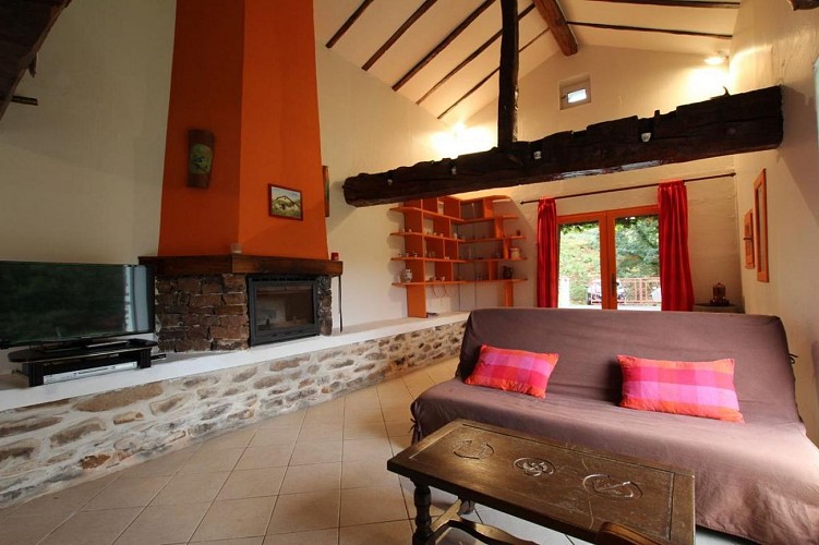 maison-lascor-coin-salon-hosta