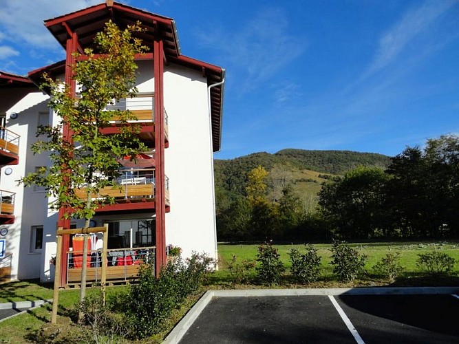 Location Charlet Evelyne - 02 - Vue extérieure - St Jean Pied de Port