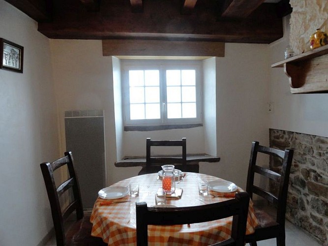 Location-Ahado-coin repas-Uhart cize©otgb