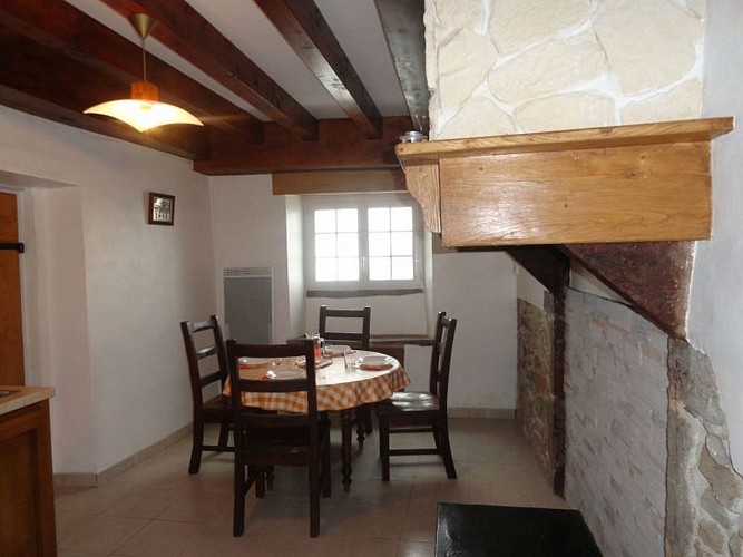 Location-Ahado-cuisine-table-Uhart cize©otgb