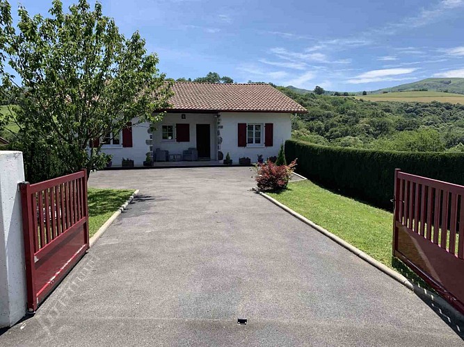 Urruty - Façade maison