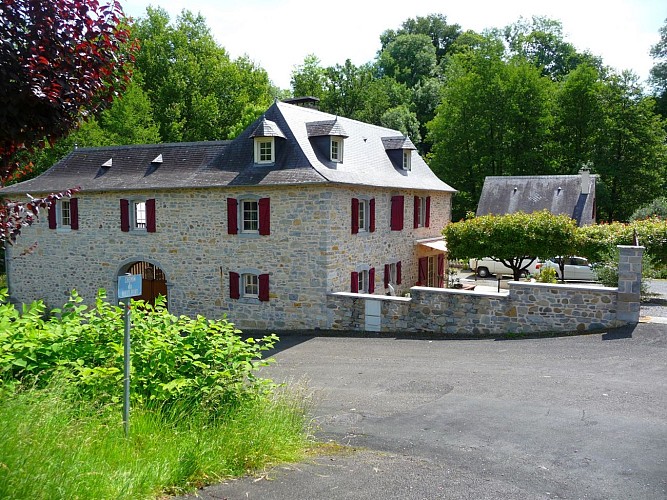 MOULIN-D-EYSUS---Vue-generale---EYSUS--PERNEL-RODOLPHE----DI