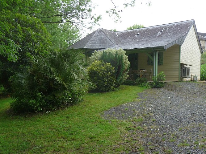 Chalet-du-bief-Exterieur-Moulin-d-Eysus-EYSUS