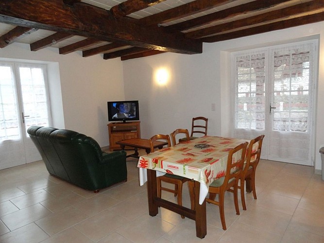 Location Aguerre - Autre vue séjour - Osses