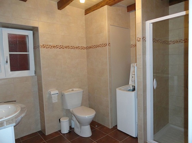 Location Aguerre - Salle de bain - Osses