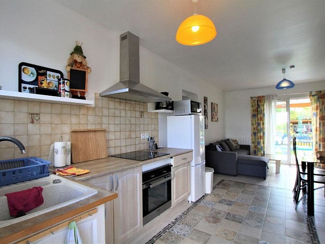 gite-lespourcy-les-nuages-fleuris-est cuisine G121186