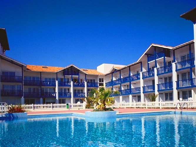 sapey_piscine_meuble_urrugne