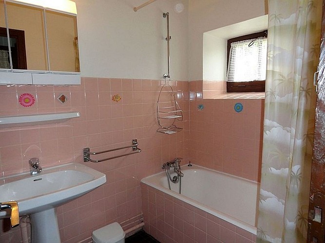 Location Parachu - Salle de bain - Bidarray