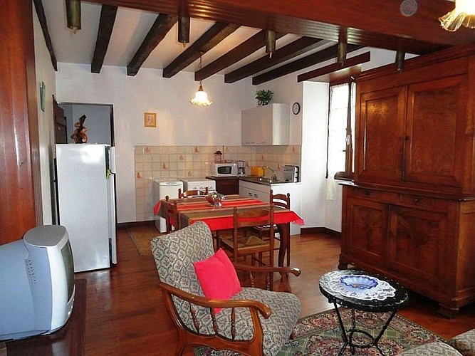 Location Parachu - Séjour vue cuisine -Bidarray