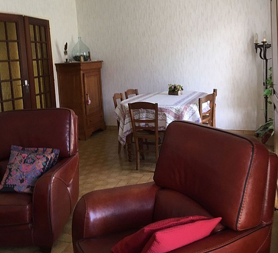 maison-Peyras-salon-sauguis-64470-web