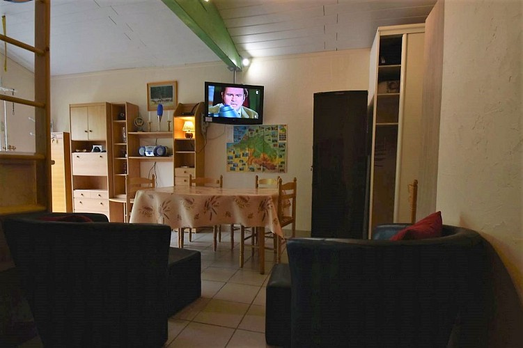 Location Berterreix - Coin TV - Jaxu