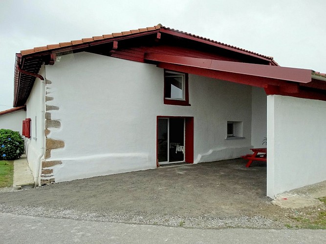 Entrée gite Mendiburia Arraute Charrite